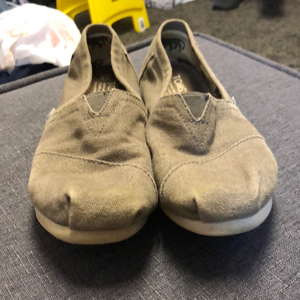 Toms
